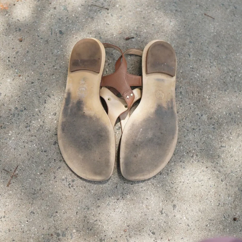 Michael Kors MK Plate Thong Flat Sandals Luggage Tan Leather Women's 9M